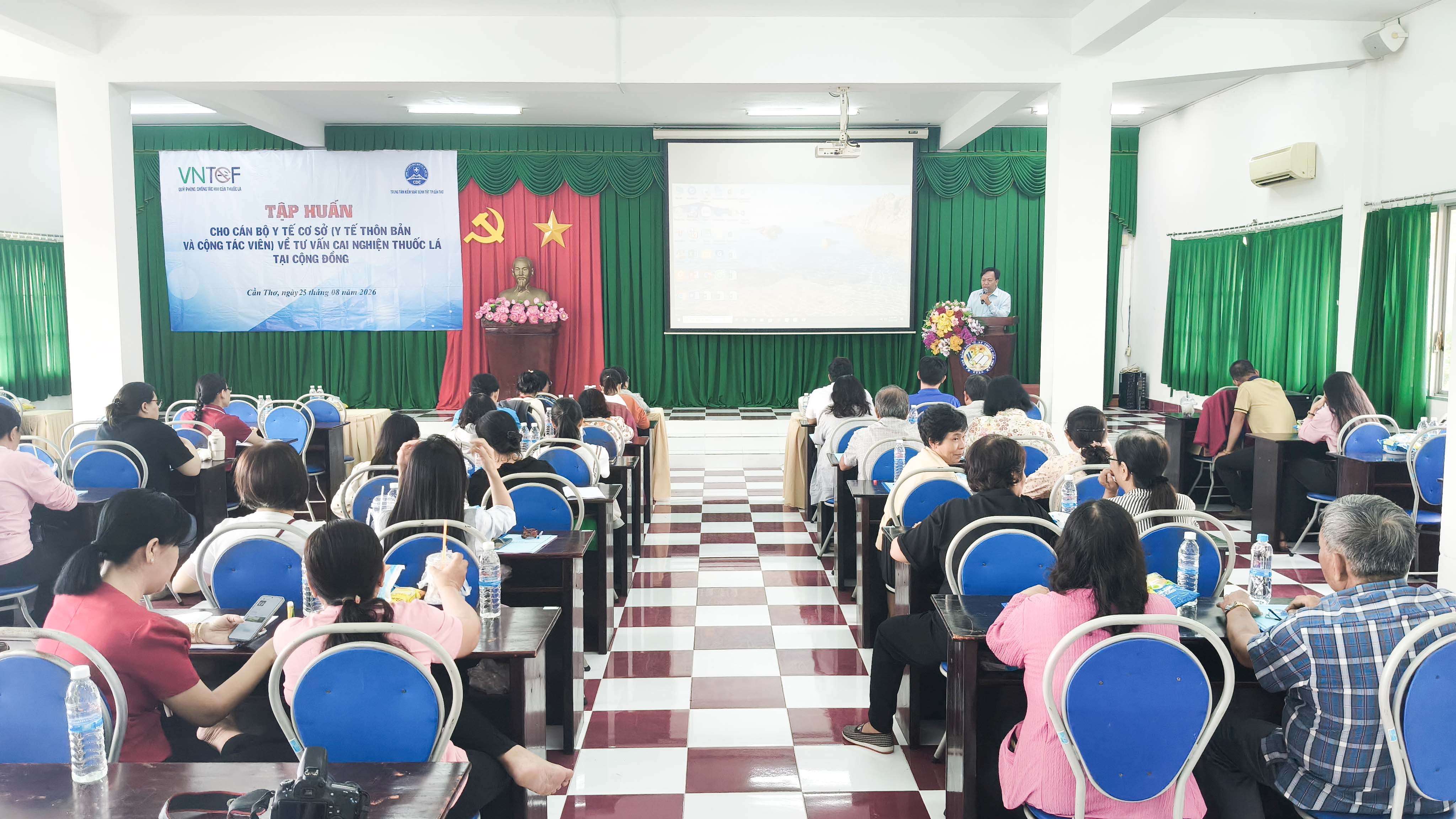 CDC Cần Thơ tập huấn tư vấn cai nghiện thuốc lá cho nhân viên y tế và cộng tác viên tại phường Ninh Kiều