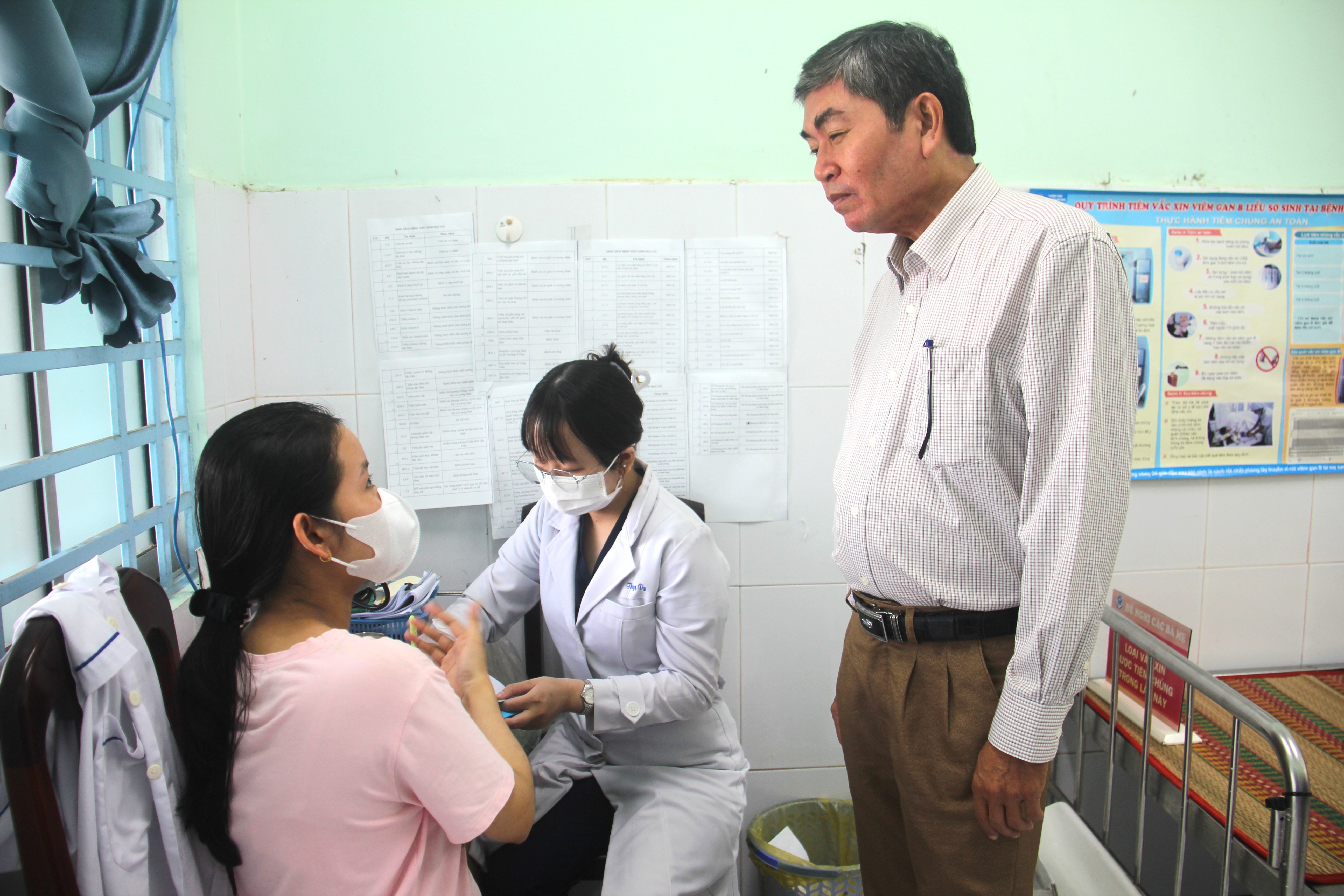 Trung tâm Kiểm soát bệnh tật TP. Cần Thơ tổ chức giám sát hoạt động  tiêm chủng mở rộng thường xuyên