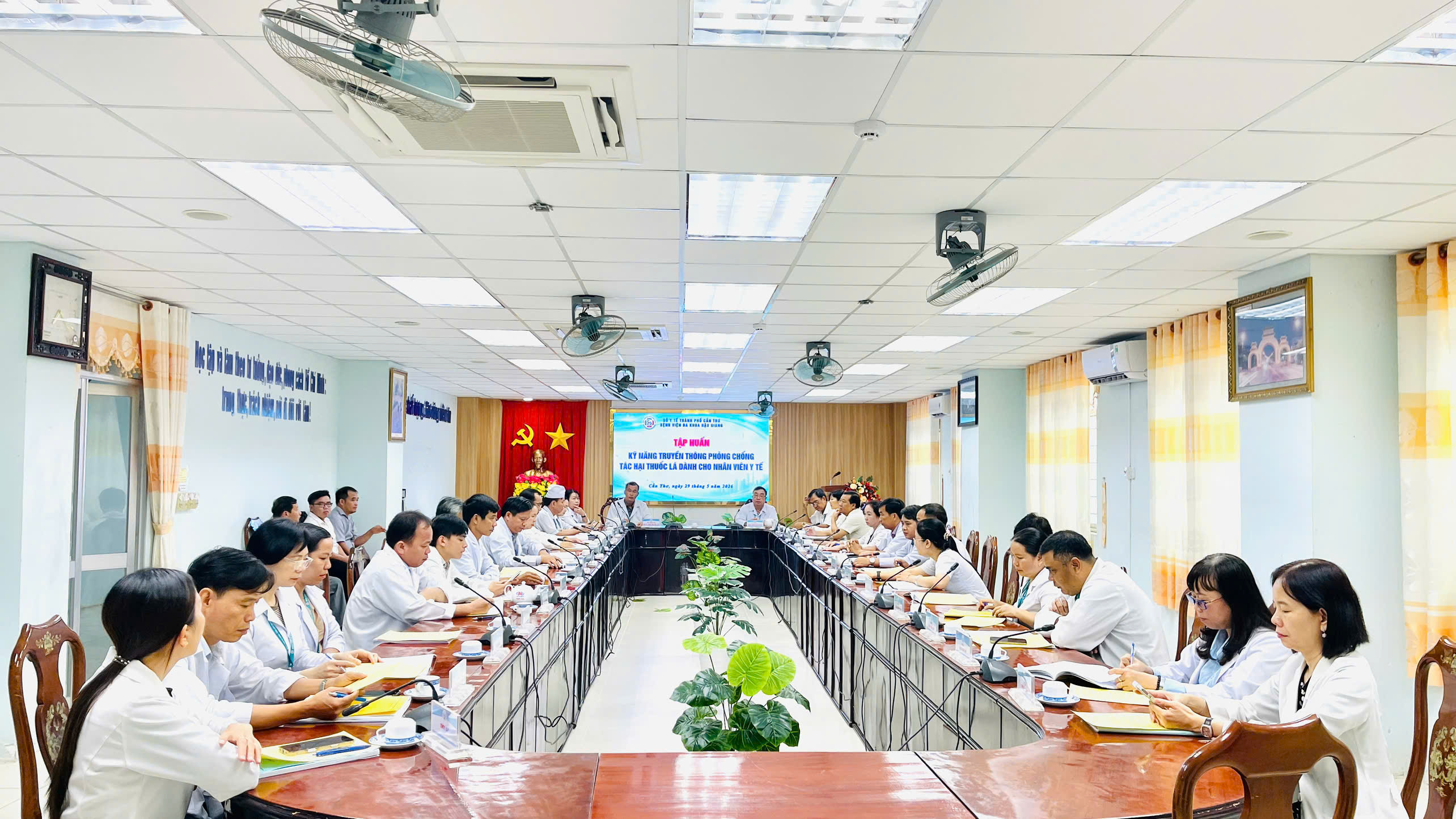 Bệnh viện Đa khoa Hậu Giang quyết tâm xây dựng môi trường khám, chữa bệnh không khói thuốc