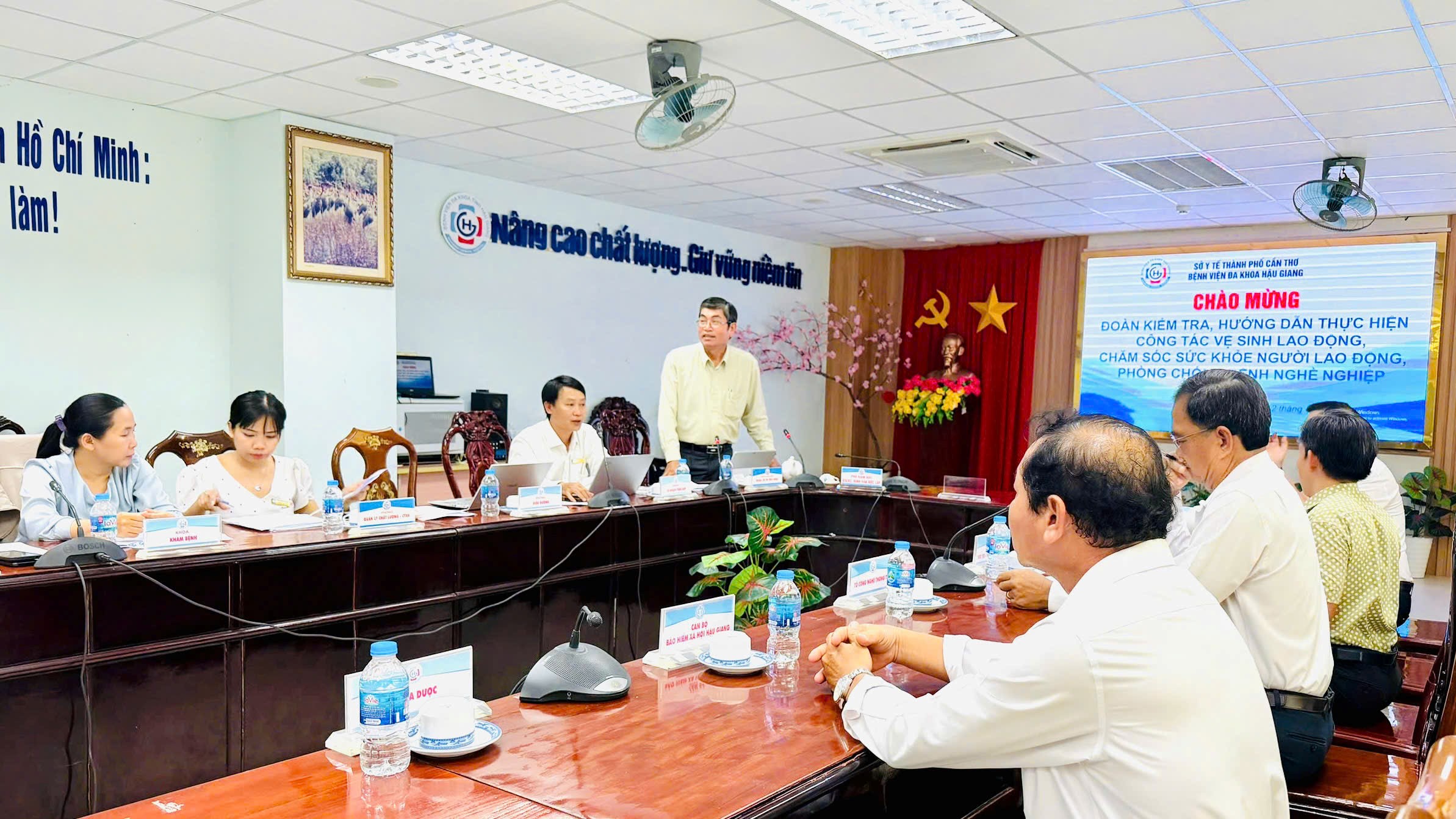 Bệnh viện Đa khoa Hậu Giang tiếp và làm việc với Đoàn kiểm tra công tác an toàn, vệ sinh lao động