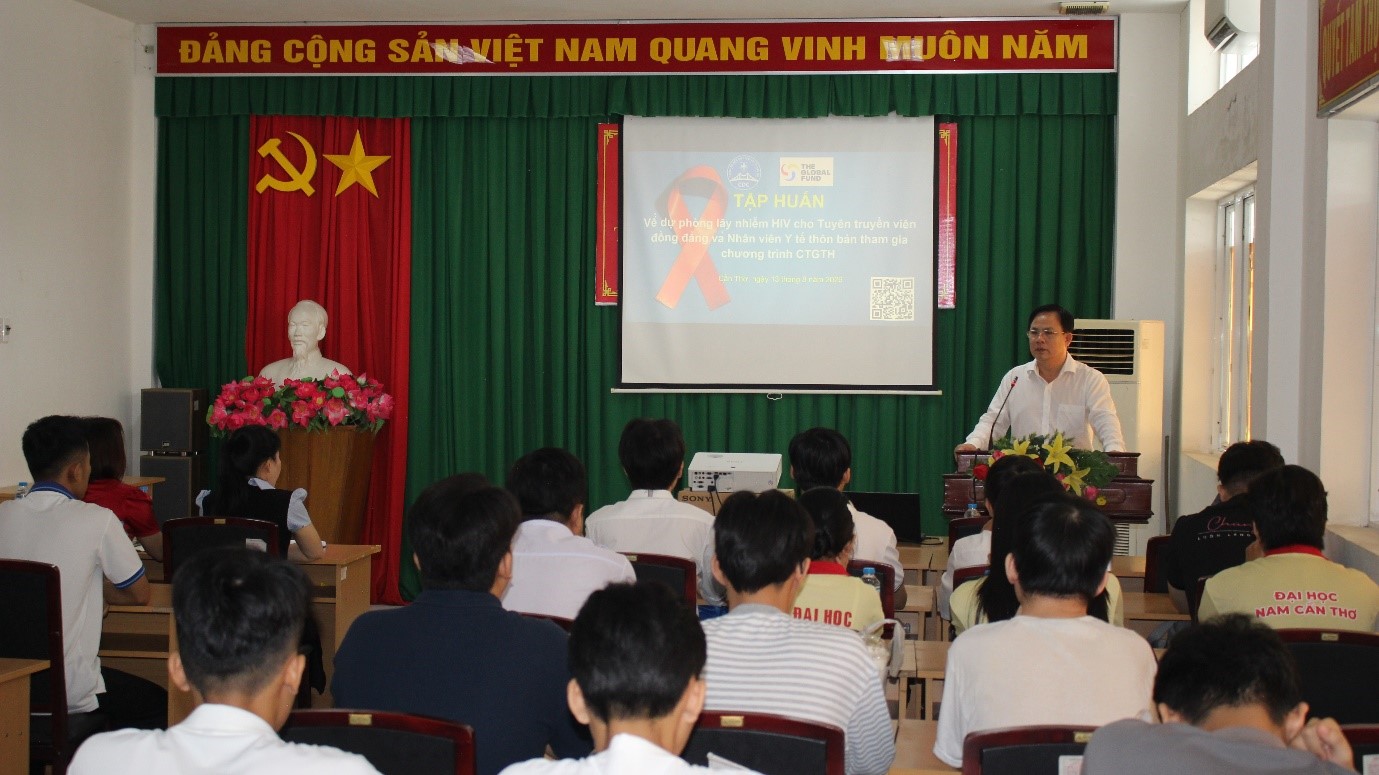 CDC Cần Thơ: Tập huấn dự phòng lây nhiễm HIV cho truyền thông viên đồng đẳng và nhân viên tiếp cận cộng đồng