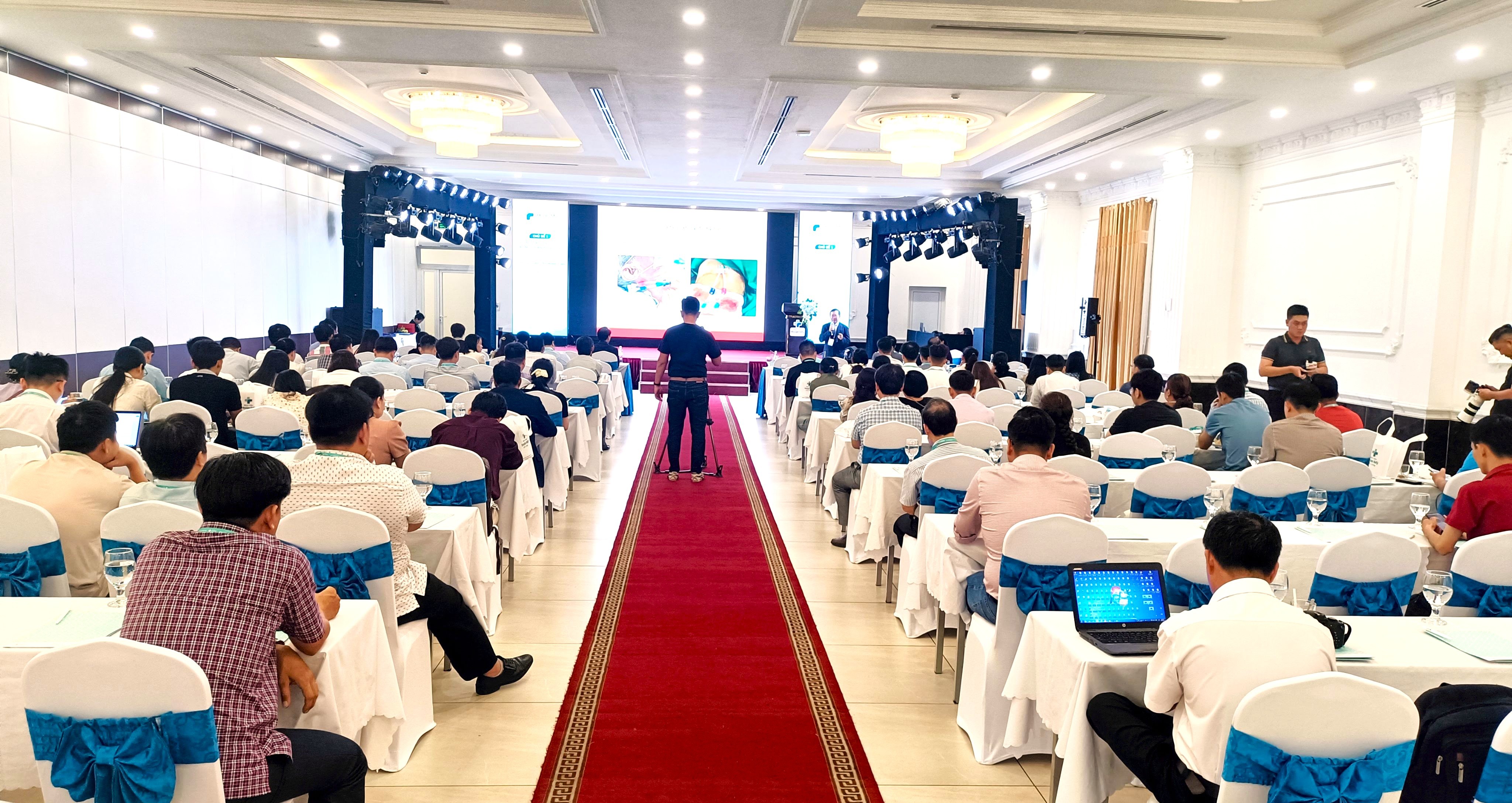 Hội nghị khoa học cập nhật giải pháp quản lý toàn diện đường vào mạch máu trong thận nhân tạo