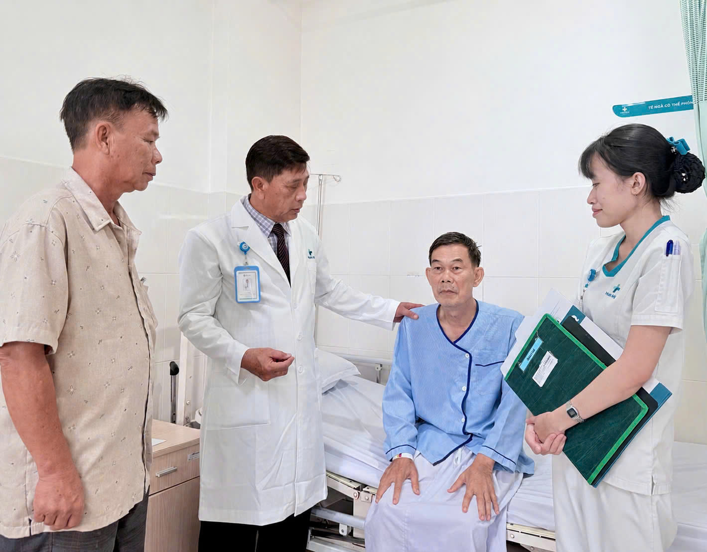 Phát hiện kịp thời và thay khớp háng thành công cho người bệnh bị hoại tử chỏm xương đùi