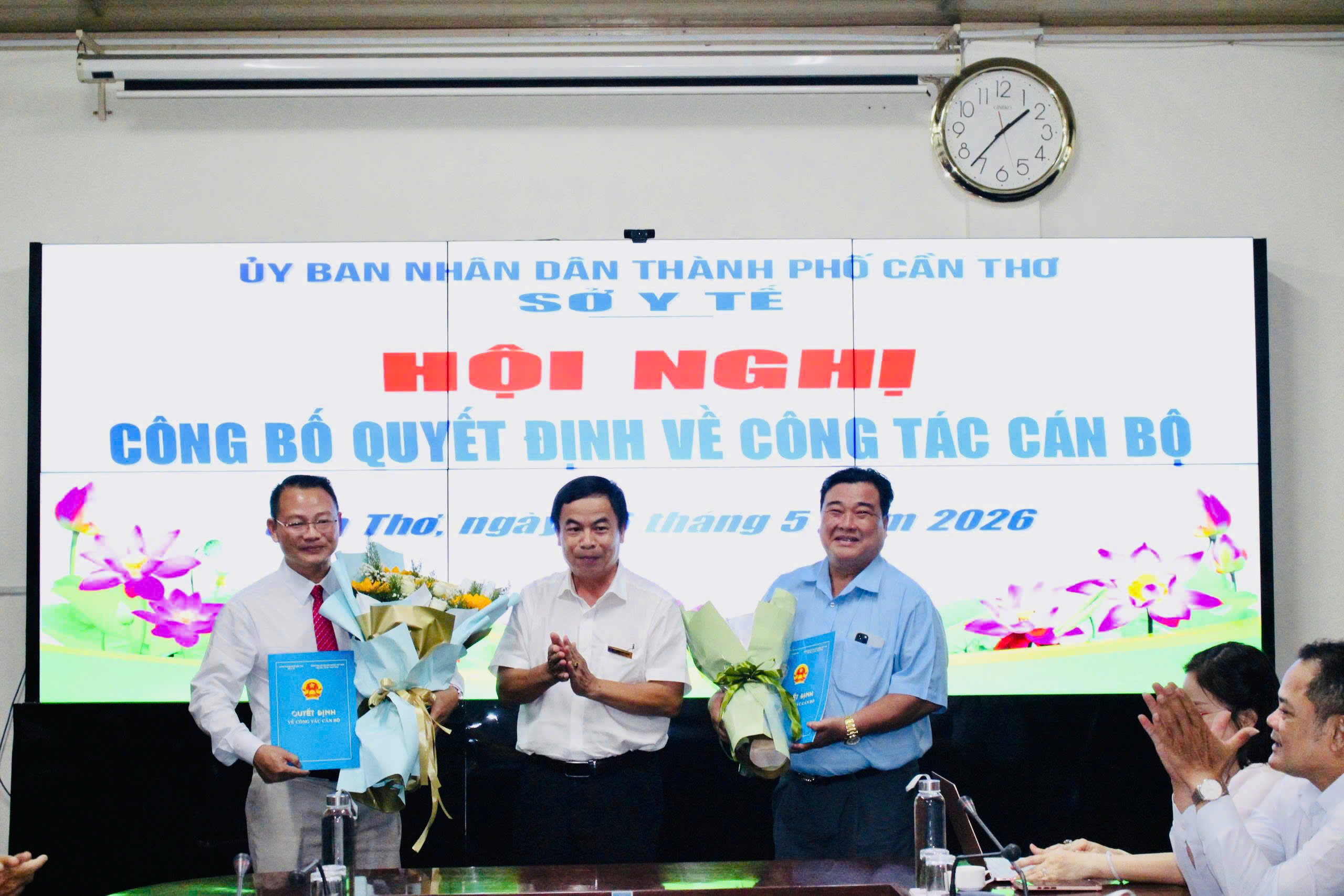 Sở Y tế công bố quyết định về công tác cán bộ đối với Trung tâm Y tế khu vực Mỹ Tú Và Thạnh Trị