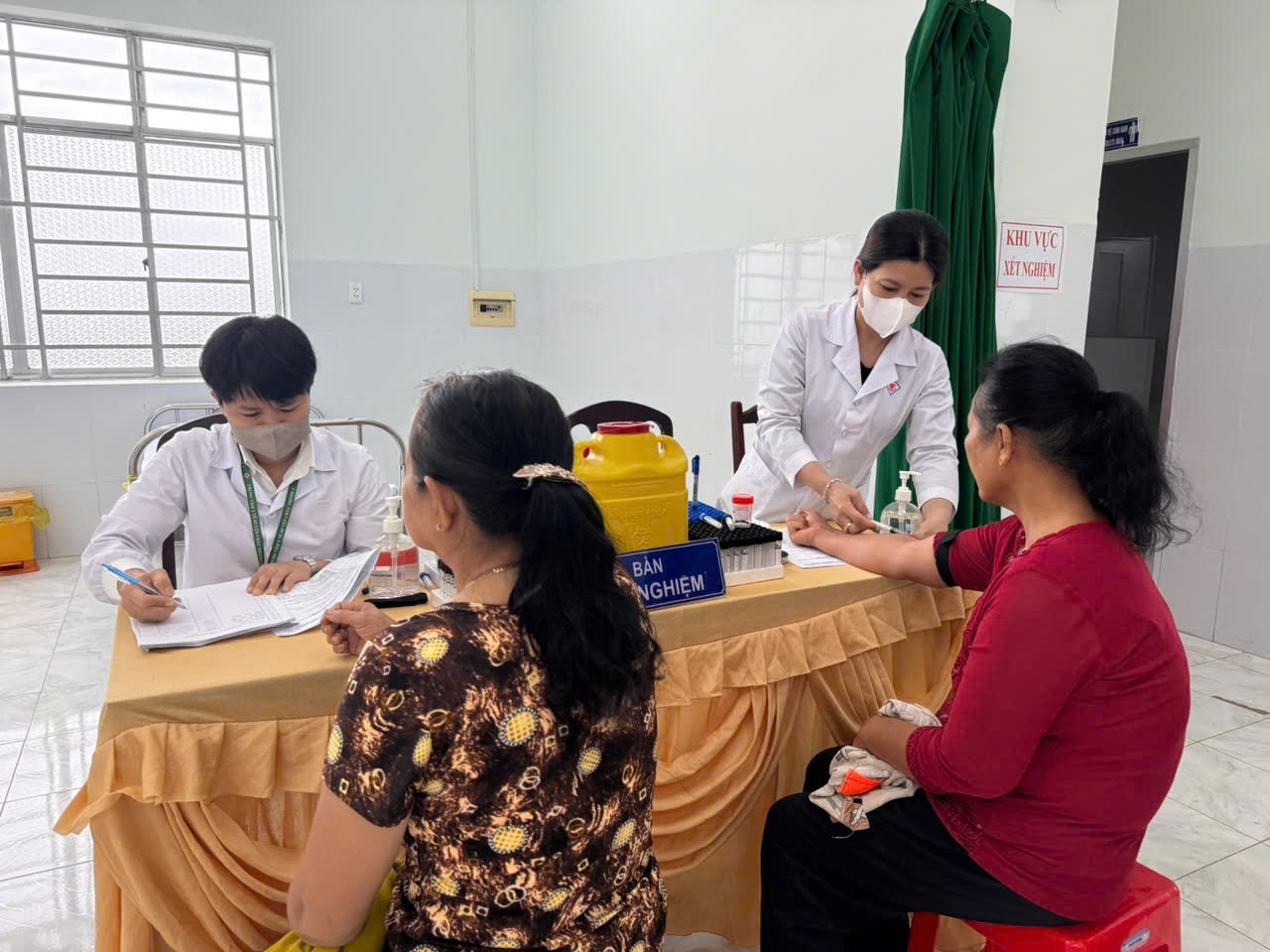 Xã Tân Hòa tổ chức khám sức khỏe định kỳ miễn phí cho người dân