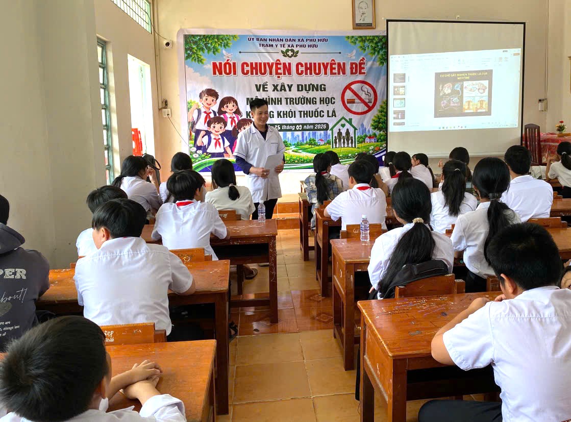 Tuyên truyền phòng, chống tác hại của thuốc lá tại Trường THCS và THPT Phú Hữu