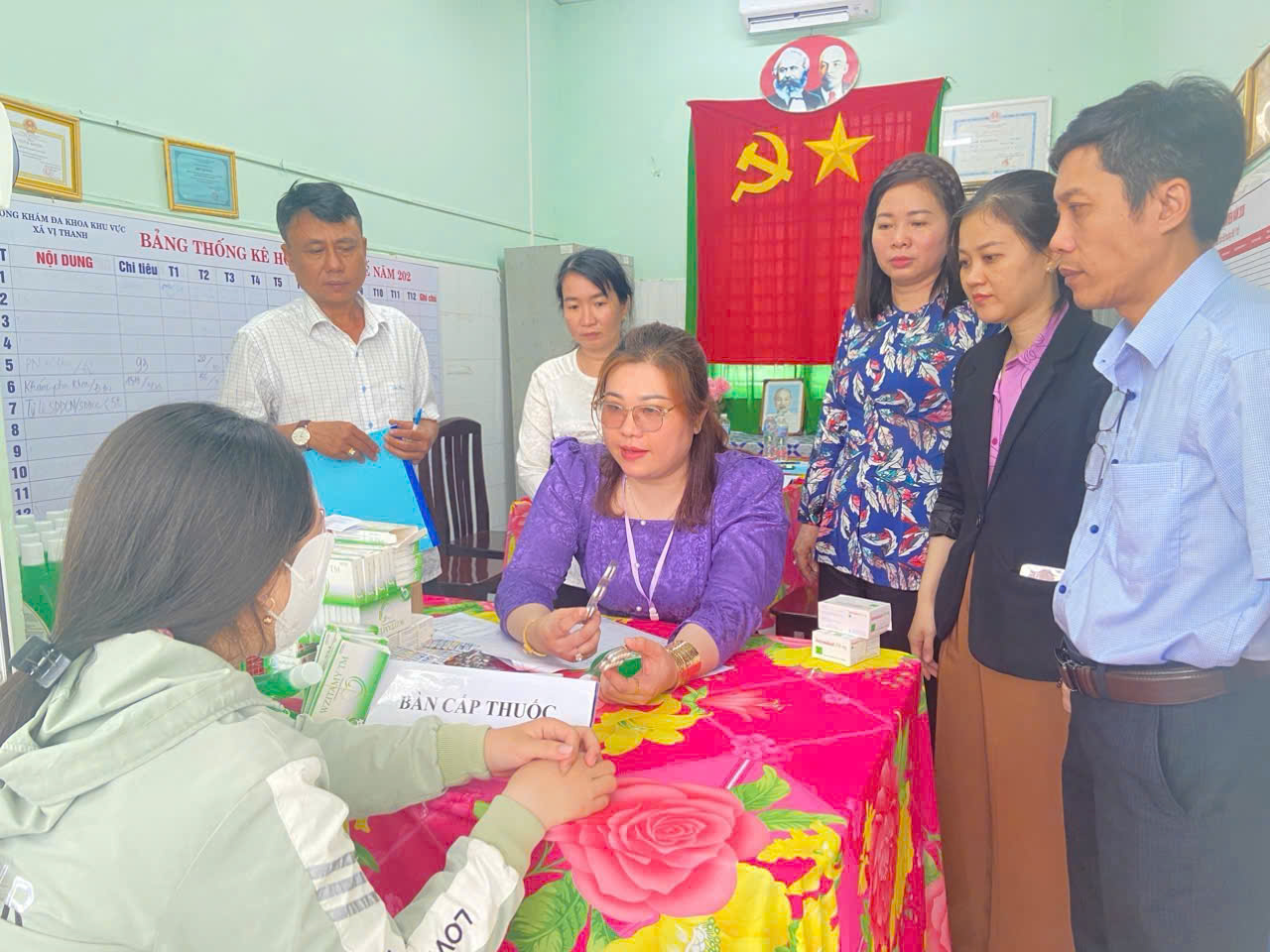 Trạm Y tế xã Vị Thanh 1 tổ chức đợt cao điểm tư vấn, khám sức khỏe sinh sản và cung cấp dịch vụ nâng cao chất lượng dân số năm 2026