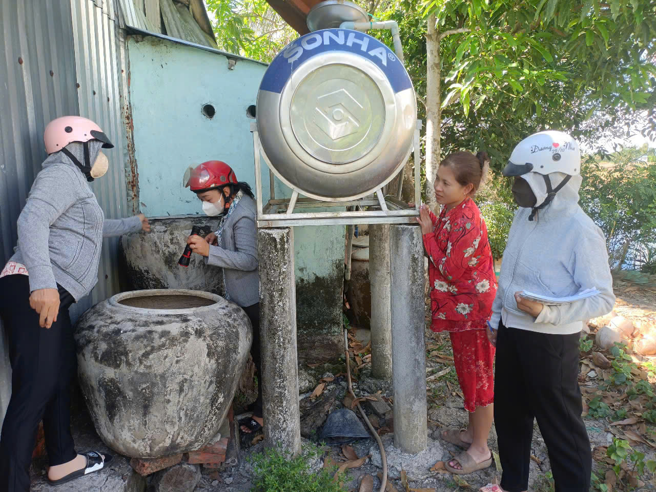 Thực hiện chiến dịch diệt lăng quăng phòng, chống bệnh sốt xuất huyết Dengue, bệnh do vi rút Zika trên địa bàn huyện Thạnh Trị