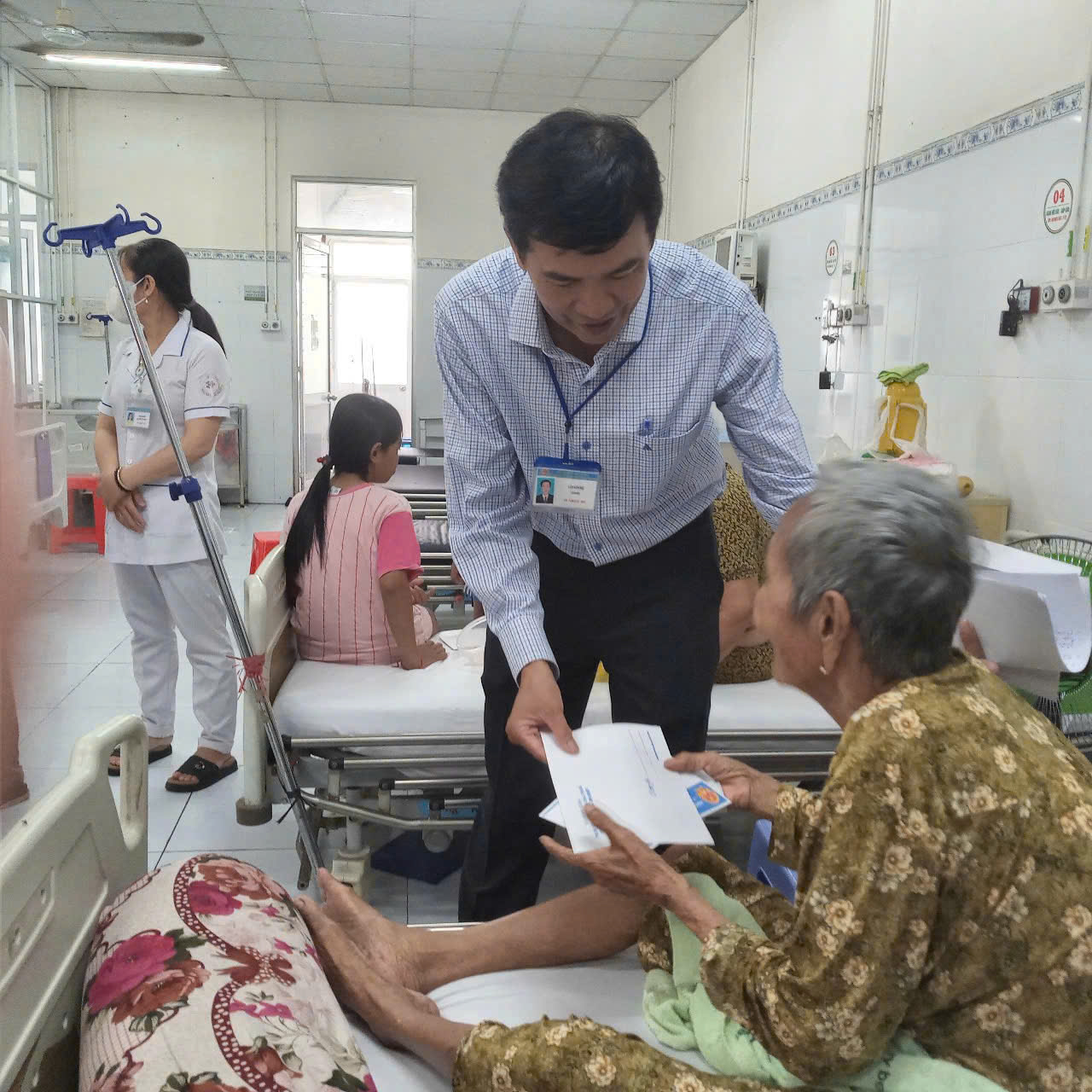 Chăm lo Tết cho bệnh nhân năm 2025