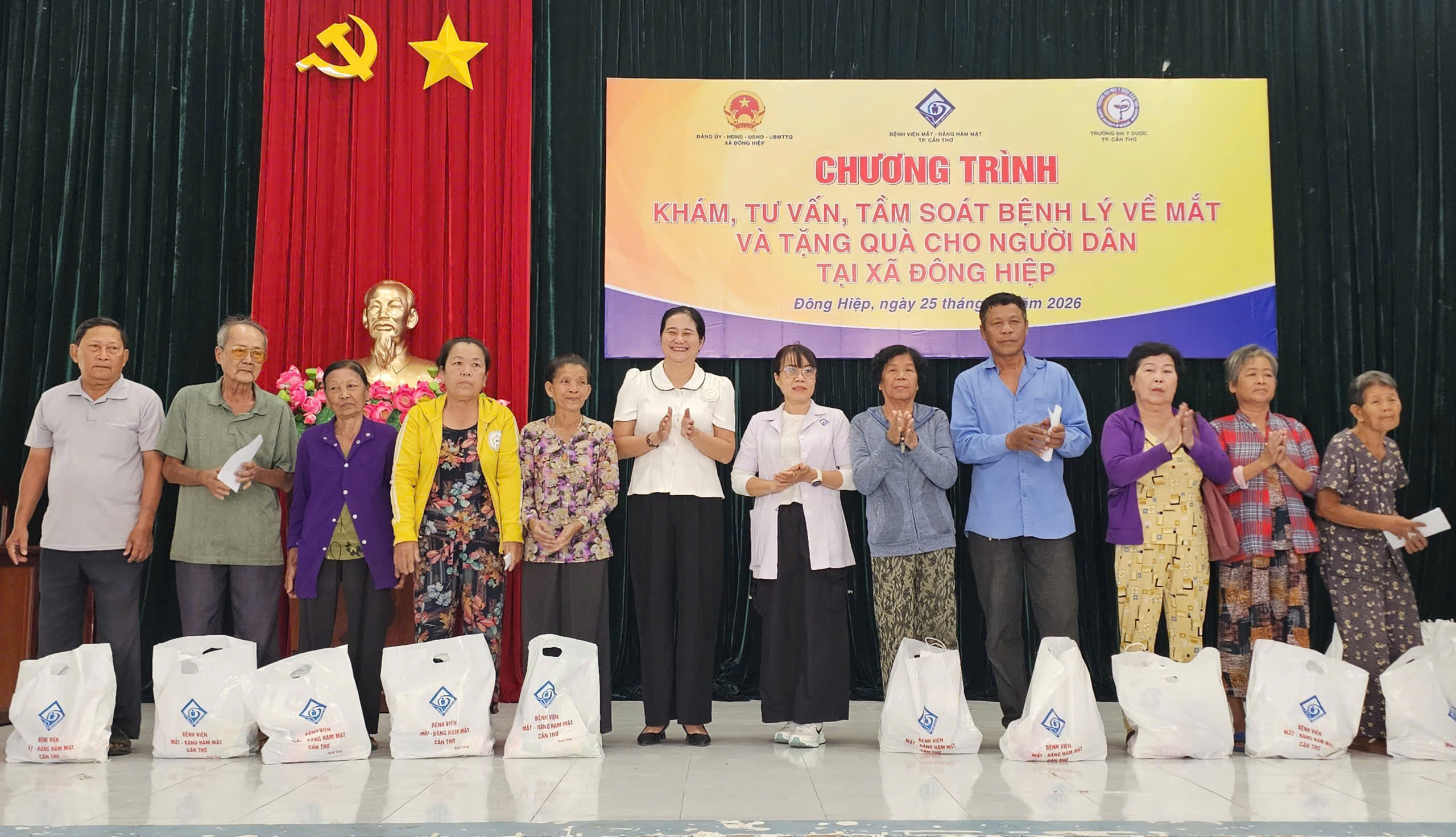 Góp sức chăm sóc sức khỏe cộng đồng