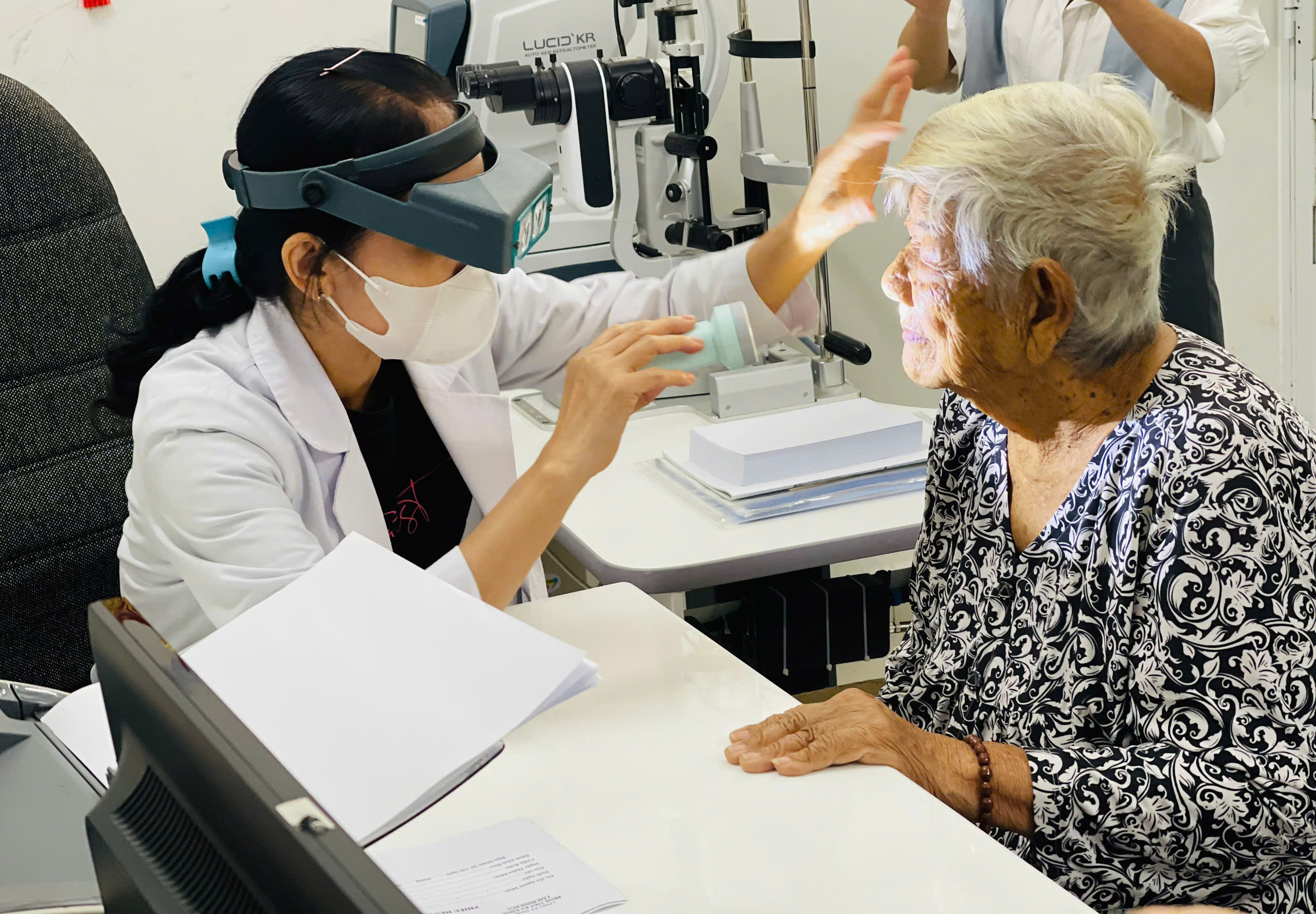 Chương trình khám sức khỏe định kỳ miễn phí cho người dân ở phường Bình Thủy