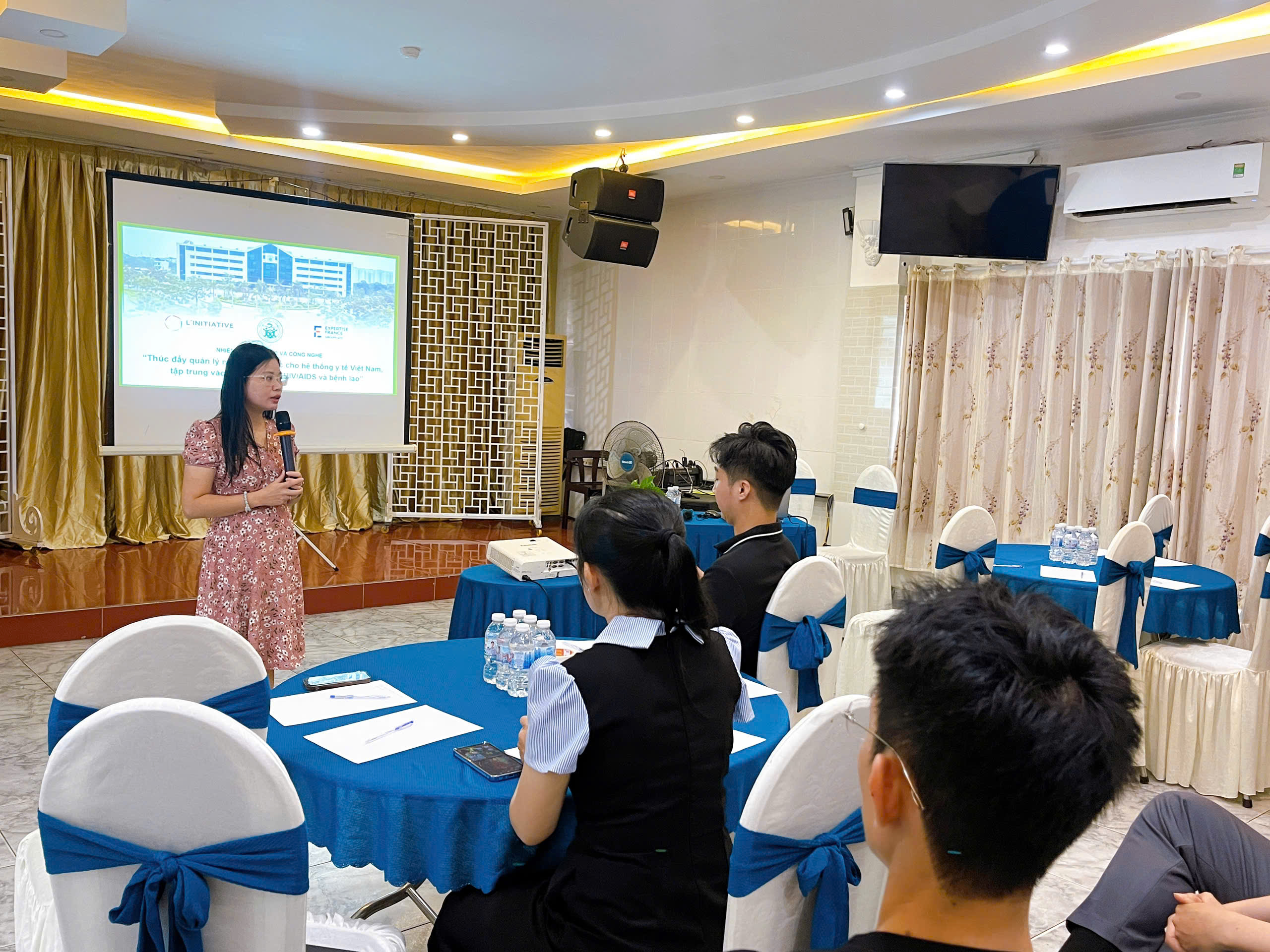 Đào tạo và hỗ trợ sau đào tạo về áp dụng bộ công cụ quản lý nhân lực cho các tổ chức dựa vào cộng đồng và doanh nghiệp xã hội