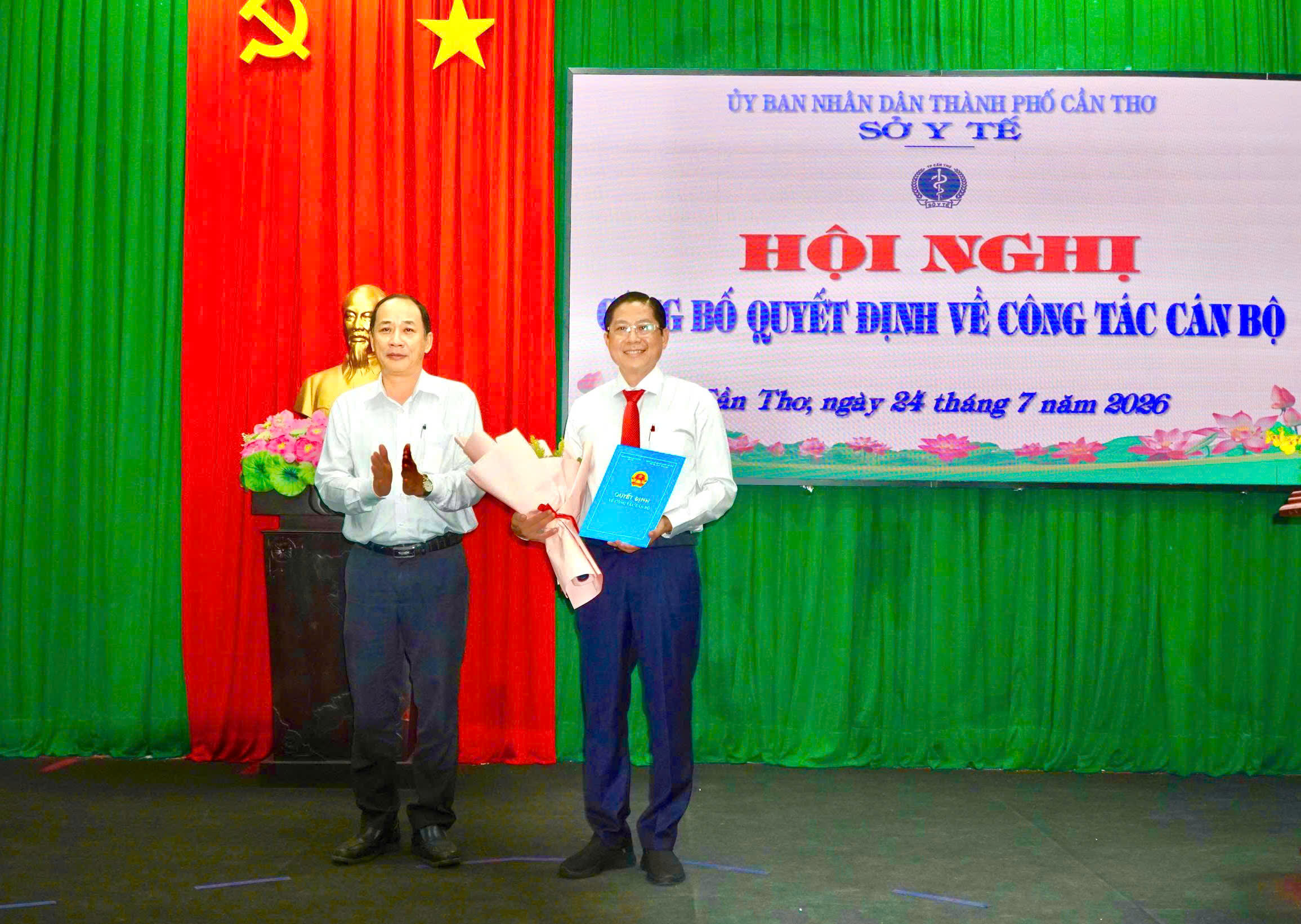 Hội nghị công bố quyết định về công tác cán bộ ngành y tế