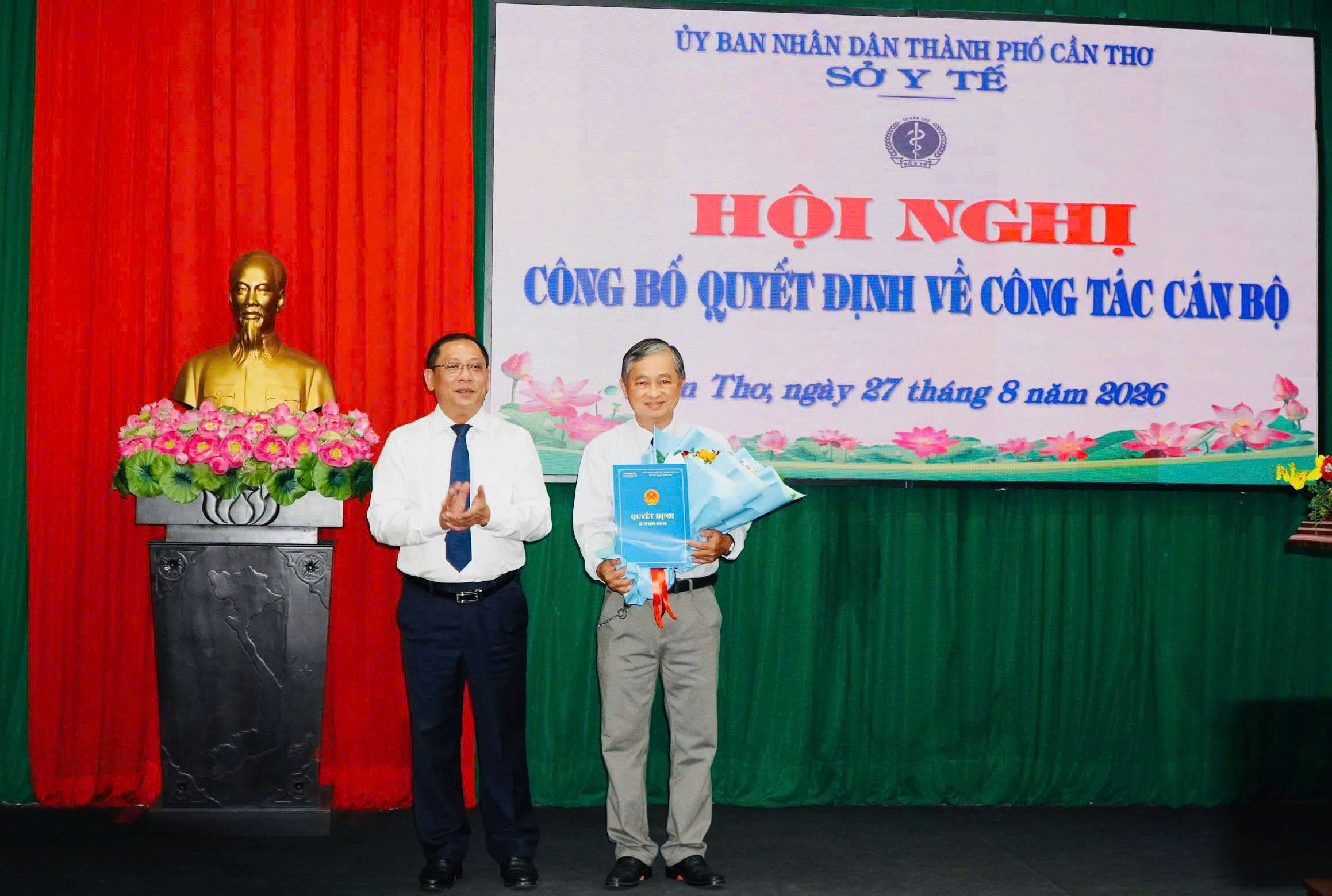 Hội nghị công bố Quyết định về công tác cán bộ ngành Y tế