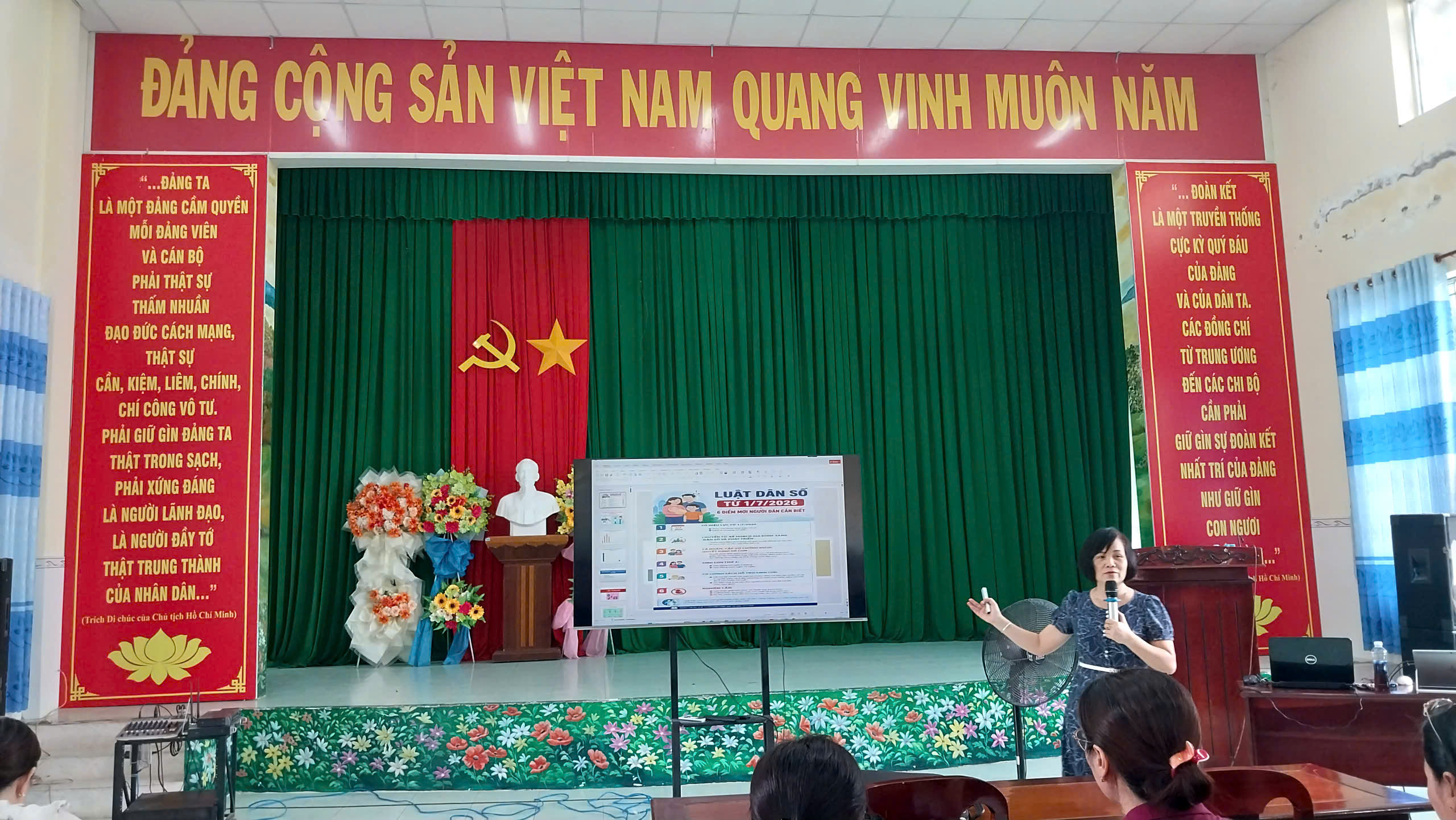 Trạm Y tế phường An Bình tuyên truyền 06 điểm mới của Luật Dân số tại lớp bồi dưỡng chính trị hè cho giáo viên năm 2026