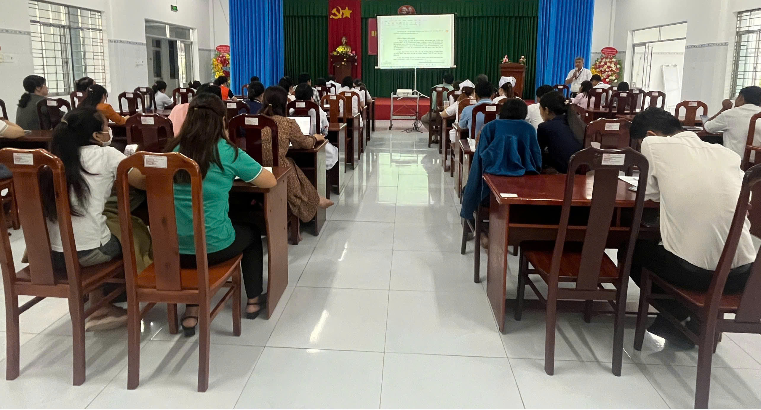 Triển khai một số thông tư mới ban hành của Bộ Y tế  liên quan đến công tác khám bệnh chữa bệnh